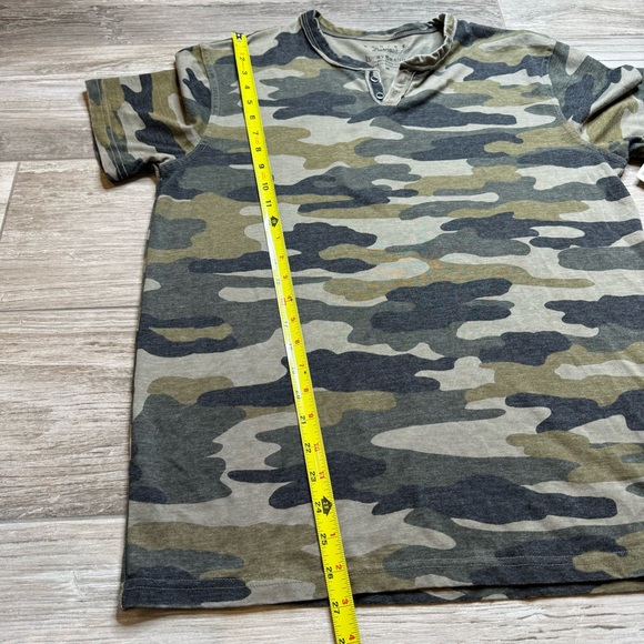LUCKY Camo Shirt Size Men’s Medium - Picture 5 of 7